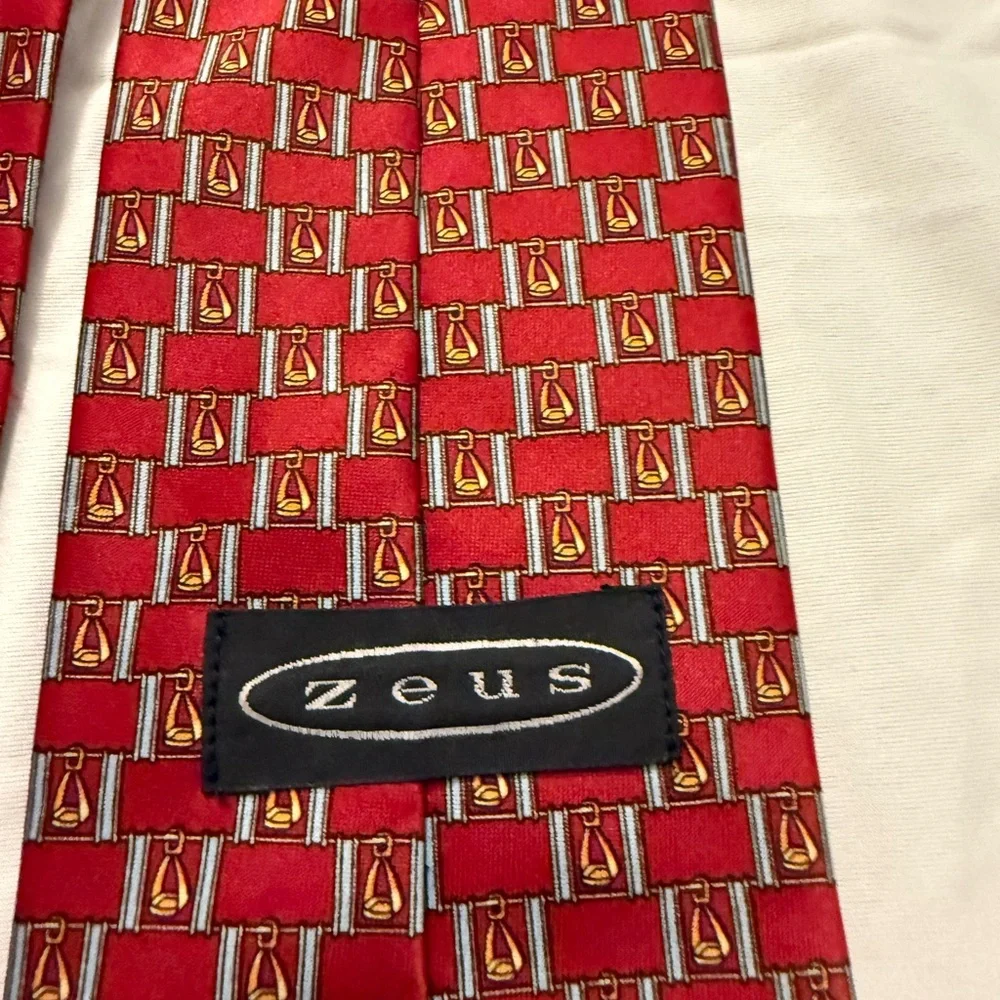 Red Patterned Men's Tie - Picture 2 of 5